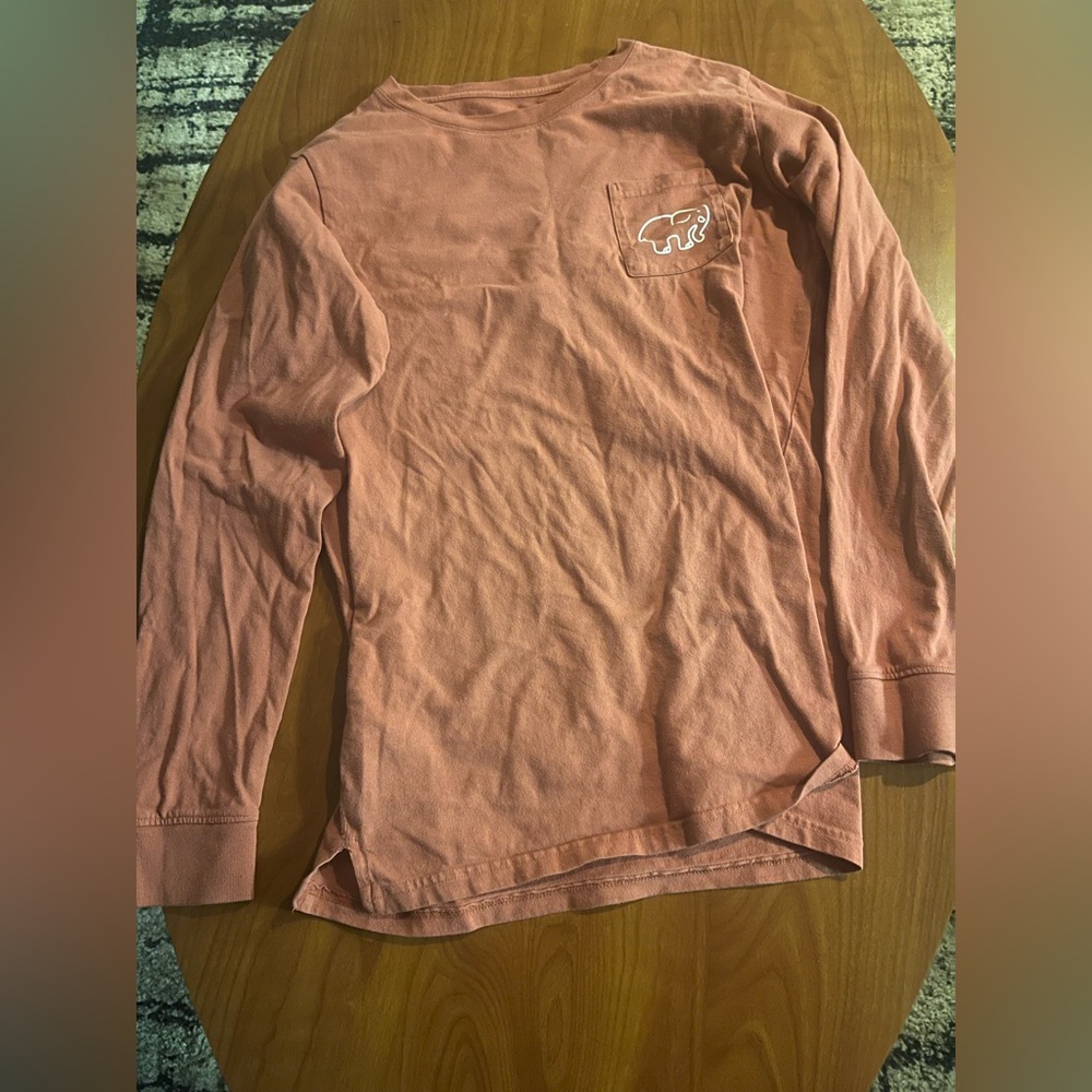 ivory ella dusty rose crew neck tee with white elephant logo